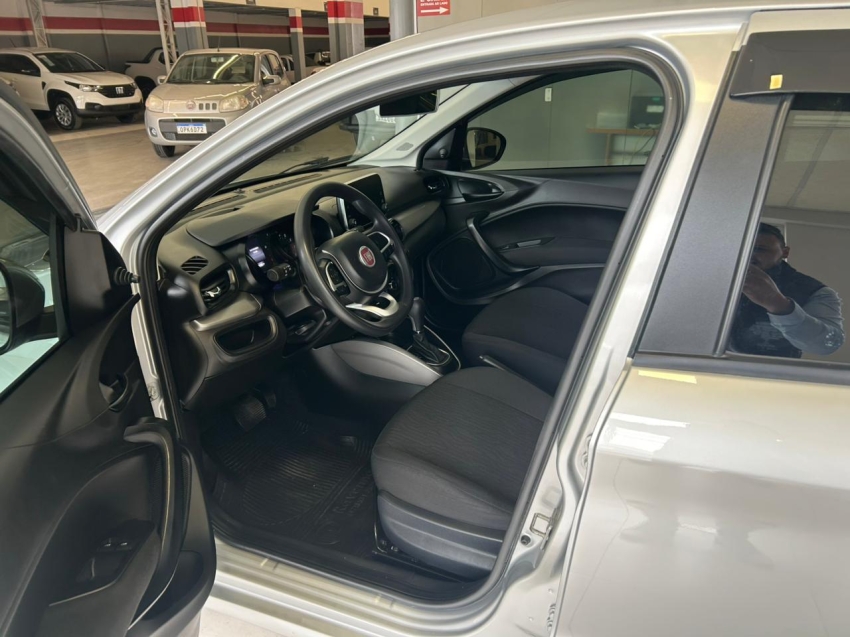 fiat cronos 1.8 e.torq flex at6 4p automatico 2020
