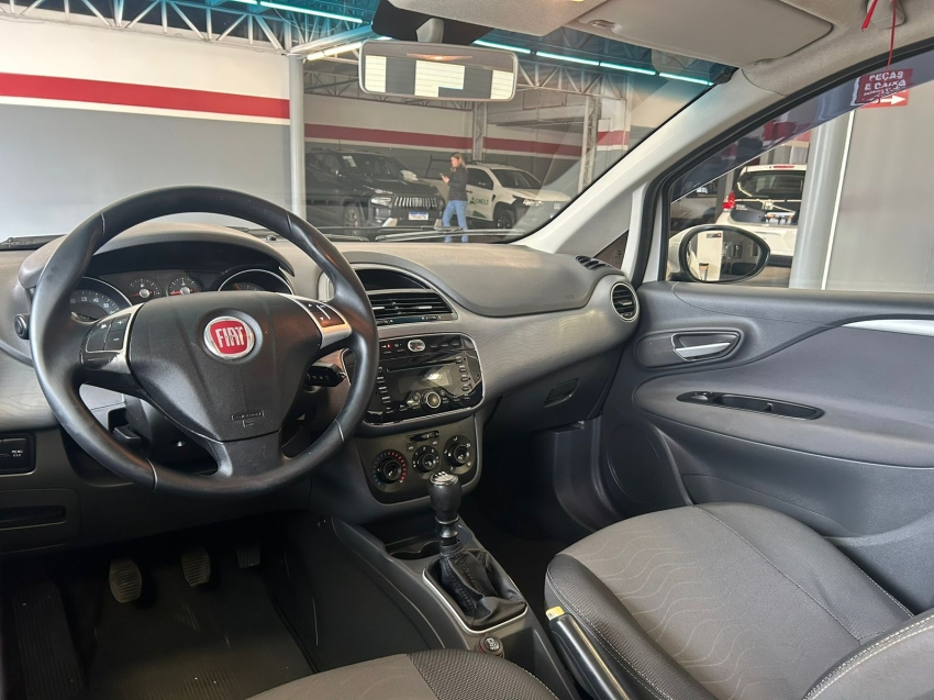 fiat punto 1.4 attractive 8v flex 4p manual 2016 fiat punto 1.4 attractive 8v flex 4p manual 2016