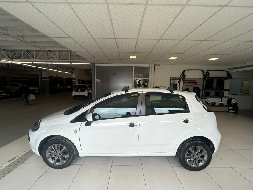fiat punto 1.4 attractive 8v flex 4p manual 2016 fiat punto 1.4 attractive 8v flex 4p manual 2016