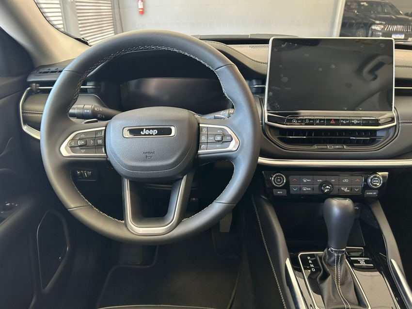 jeep commander 1.3 t270 turbo flex longitude at6 4p automatico 2025 jeep commander 1.3 t270 turbo flex longitude at6 4p automatico 2025