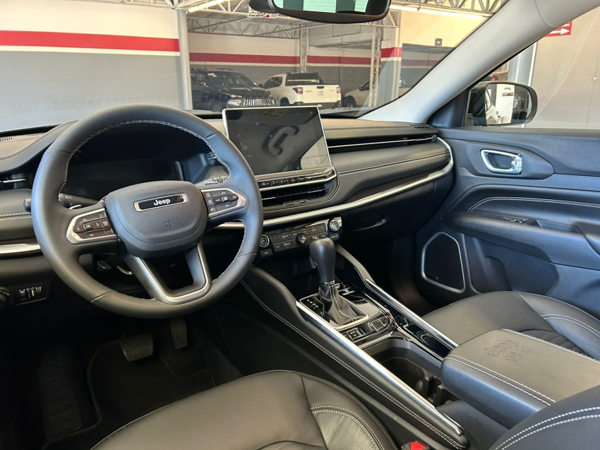 jeep commander 1.3 t270 turbo flex longitude at6 4p automatico 2025 jeep commander 1.3 t270 turbo flex longitude at6 4p automatico 2025
