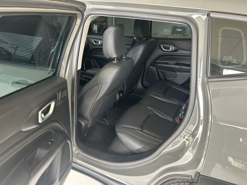 jeep compass 1.3 t270 turbo flex longitude at6 4p automatico 2025