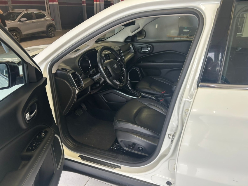 fiat toro 2.0 16v turbo diesel volcano 4wd at9 4p automatico 2022