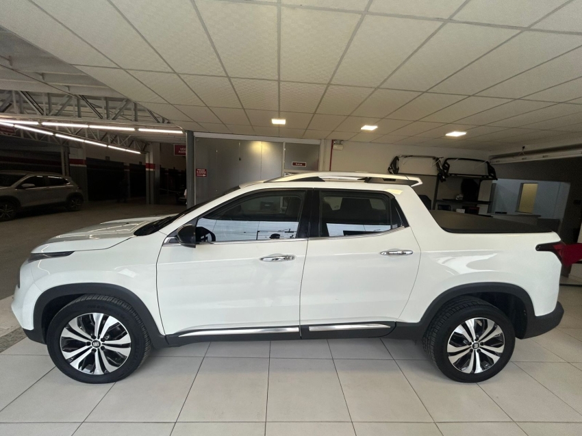 fiat toro 2.0 16v turbo diesel volcano 4wd at9 4p automatico 2022