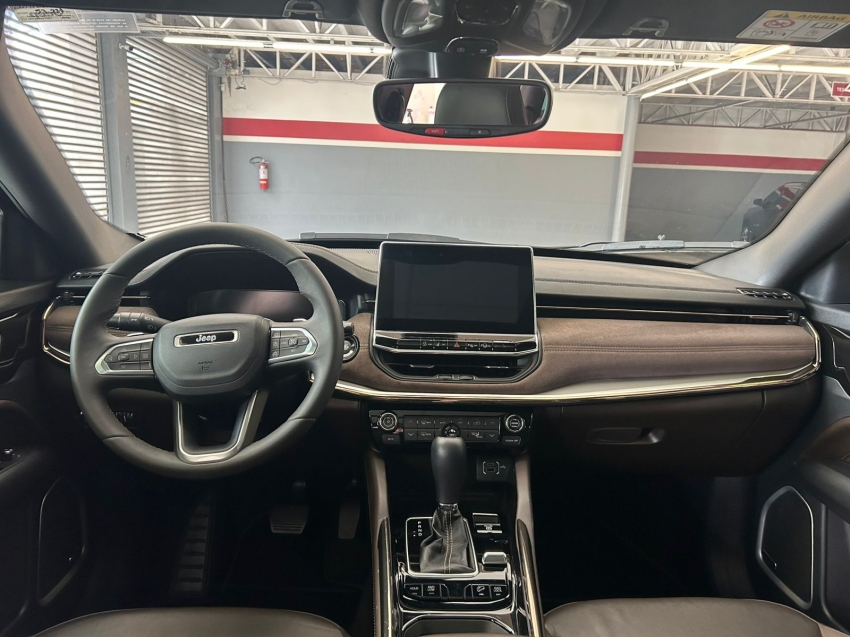 jeep commander 2.0 td380 turbo diesel overland at9 4p automatico 2023