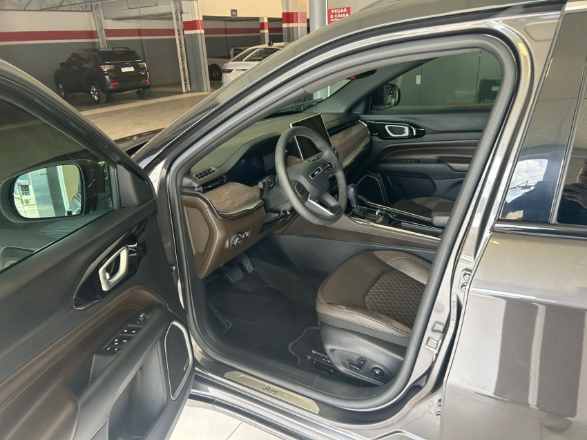 jeep commander 2.0 td380 turbo diesel overland at9 4p automatico 2023