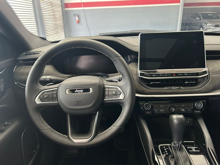 jeep commander 2.0 hurricane 4 turbo gasolina blackhawk at9 4p automatico 2025 jeep commander 2.0 hurricane 4 turbo gasolina blackhawk at9 4p automatico 2025