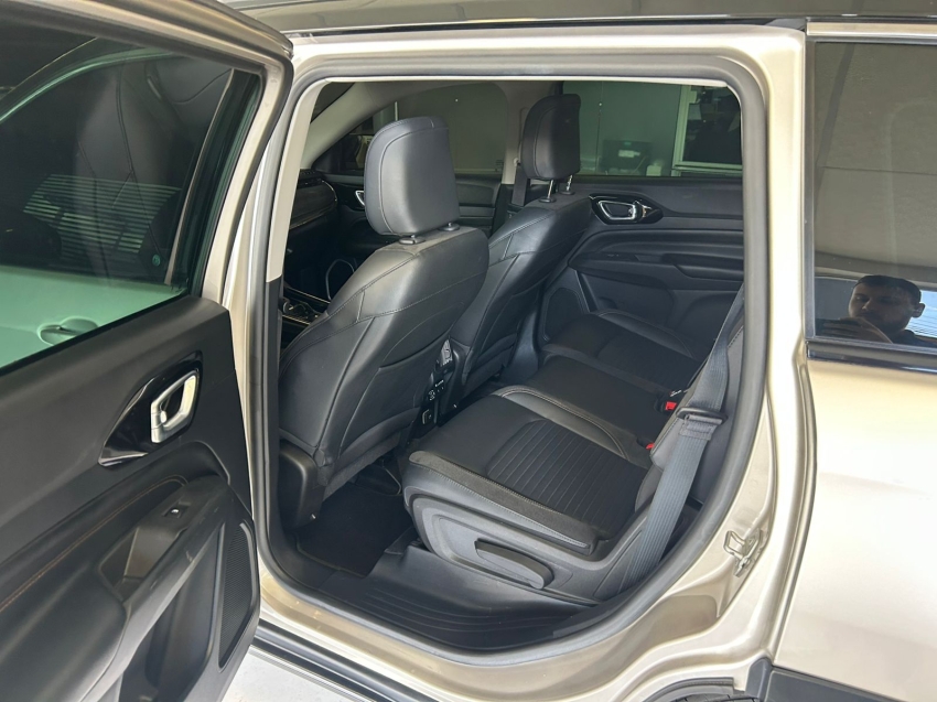 jeep commander 1.3 t270 turbo flex limited at6 4p automatico 2023 jeep commander 1.3 t270 turbo flex limited at6 4p automatico 2023