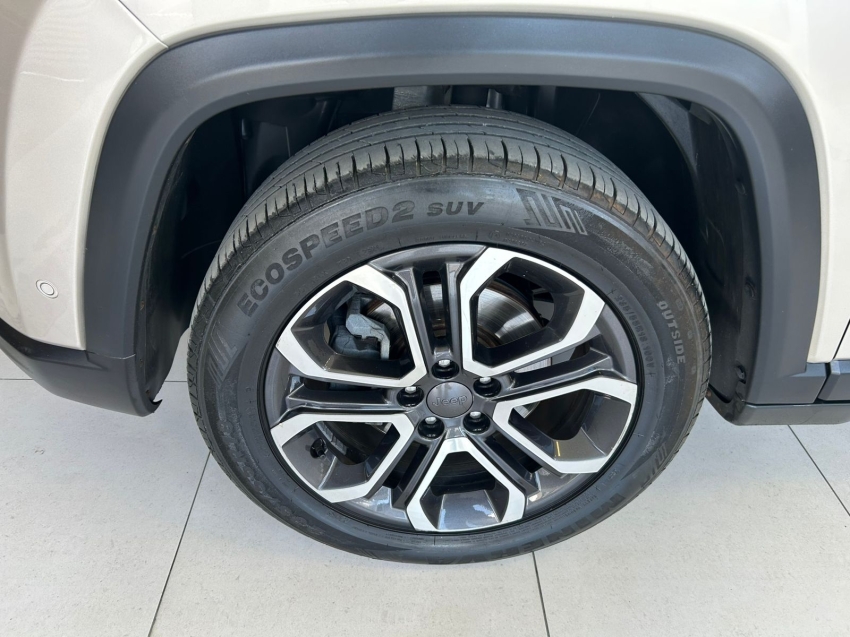 jeep commander 1.3 t270 turbo flex limited at6 4p automatico 2023 jeep commander 1.3 t270 turbo flex limited at6 4p automatico 2023