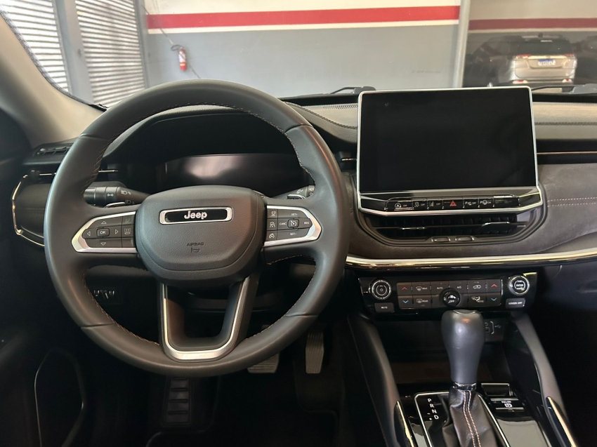 jeep commander 1.3 t270 turbo flex limited at6 4p automatico 2023 jeep commander 1.3 t270 turbo flex limited at6 4p automatico 2023