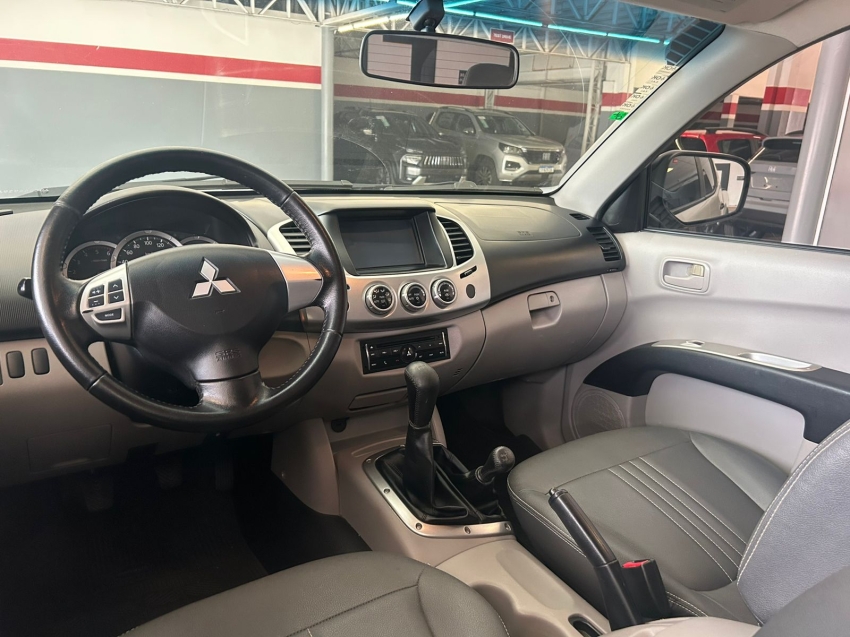 mitsubishi l200 savana 3.2 4x4 16v turbo intercooler diesel 4p manual 201310