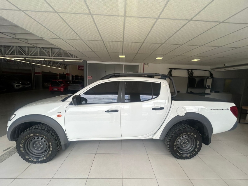 mitsubishi l200 savana 3.2 4x4 16v turbo intercooler diesel 4p manual 20133