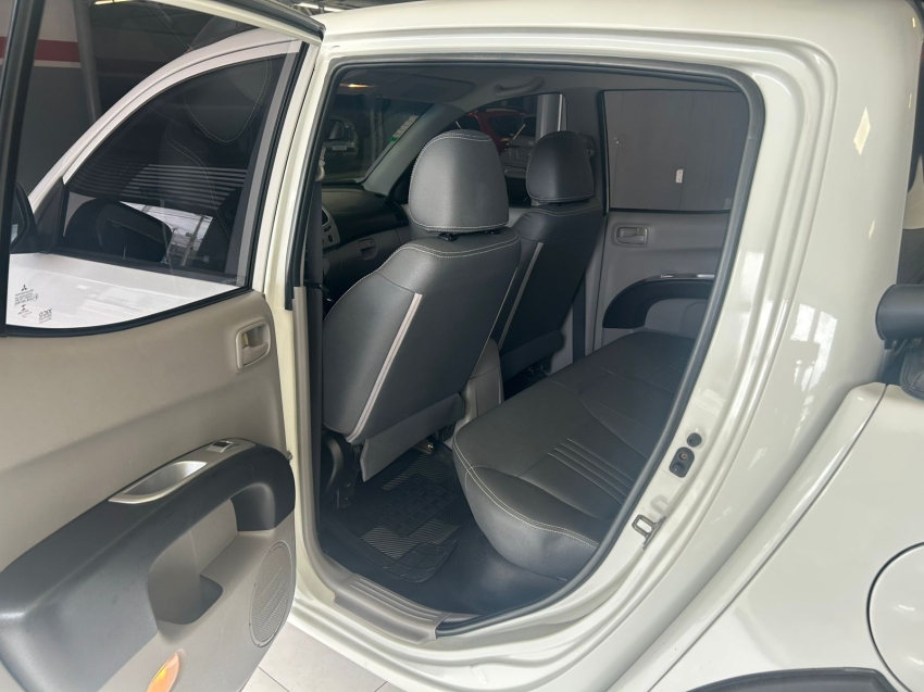 mitsubishi l200 savana 3.2 4x4 16v turbo intercooler diesel 4p manual 20138