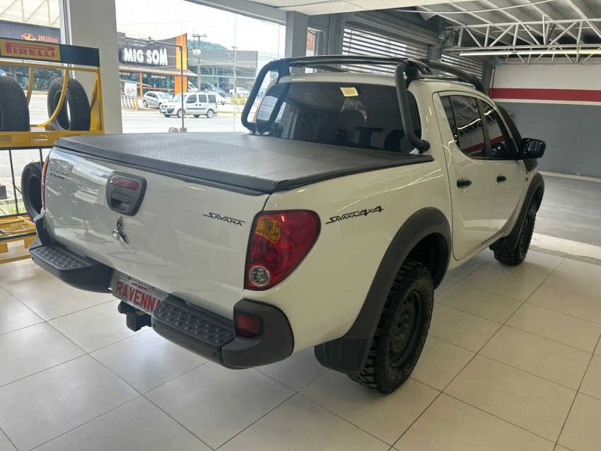 mitsubishi l200 savana 3.2 4x4 16v turbo intercooler diesel 4p manual 20136