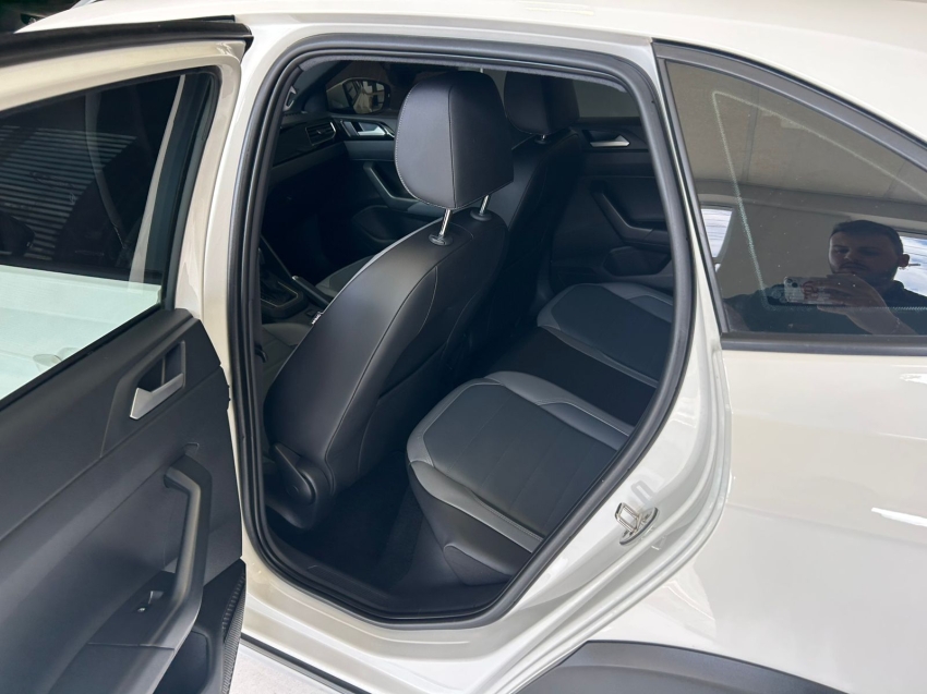 volkswagen nivus 1.0 200 tsi total flex highline automatico 4p 20218