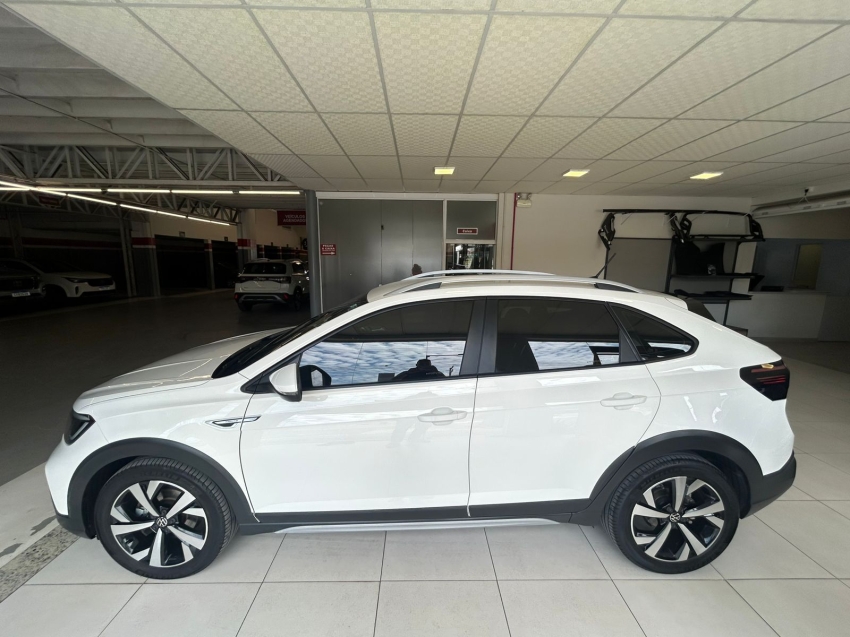 volkswagen nivus 1.0 200 tsi total flex highline automatico 4p 20213