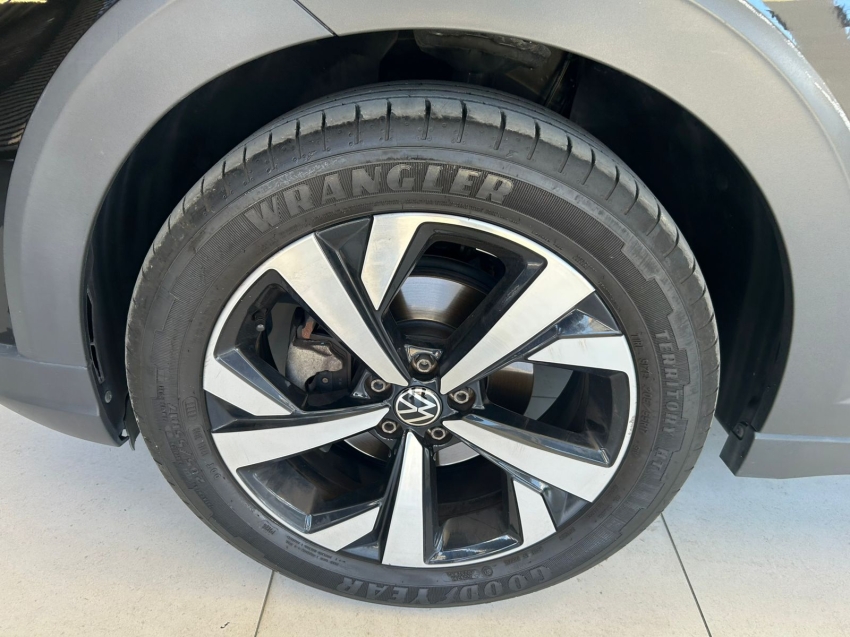 volkswagen nivus 1.0 200 tsi total flex highline automatico 4p 20231