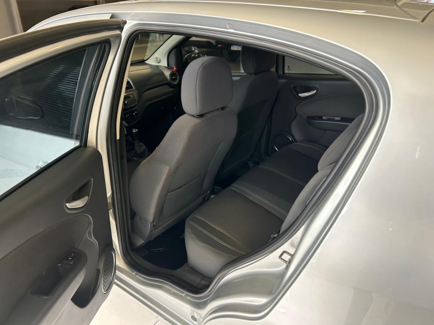 fiat palio 1.6 mpi essence 16v flex 4p automatizado semiautomatico 20178