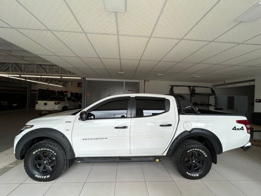 mitsubishi l200 triton 2.4 16v turbo diesel sport glx cd 4p 4x4 manual 20203