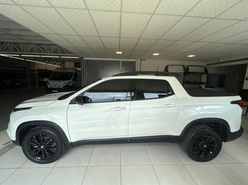 fiat toro 1.3 turbo 270 flex volcano at6 4p automatico 20243