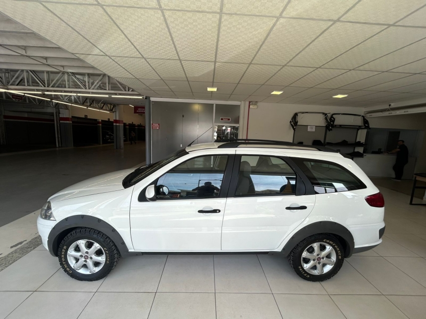 fiat palio 1.6 trekking weekend 16v flex 4p manual 20133