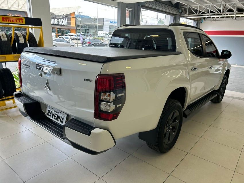 mitsubishi l200 triton 2.4 turbo diesel 4x4 at sport hpe 4p automatico 20256