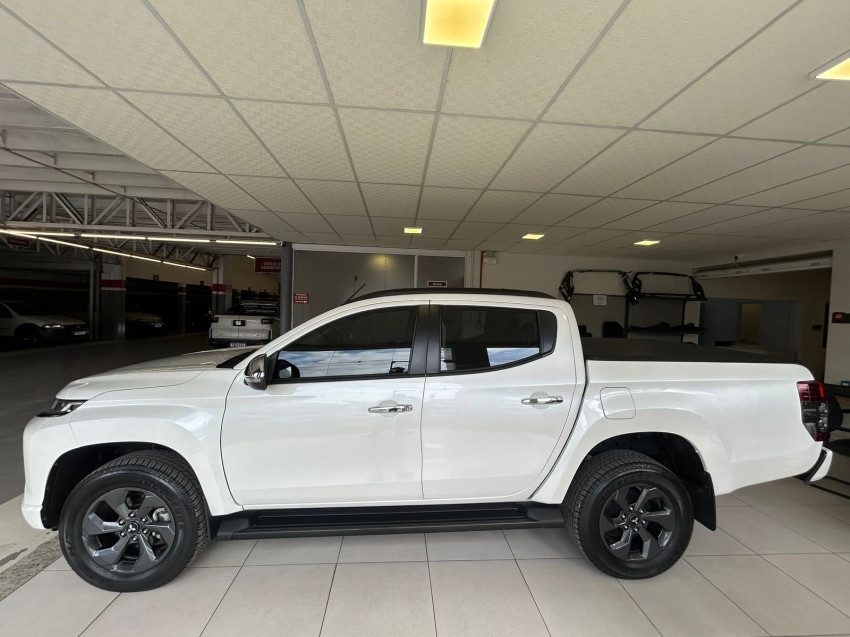 mitsubishi l200 triton 2.4 turbo diesel 4x4 at sport hpe 4p automatico 20253
