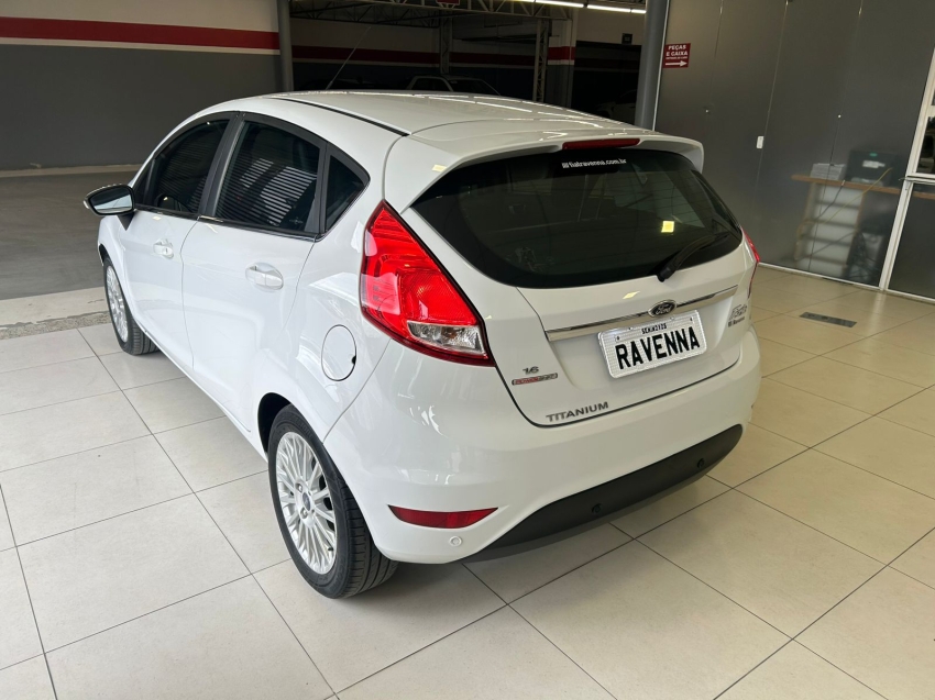 ford fiesta 1.6 titanium hatch 16v flex 4p powershift automatico 20154