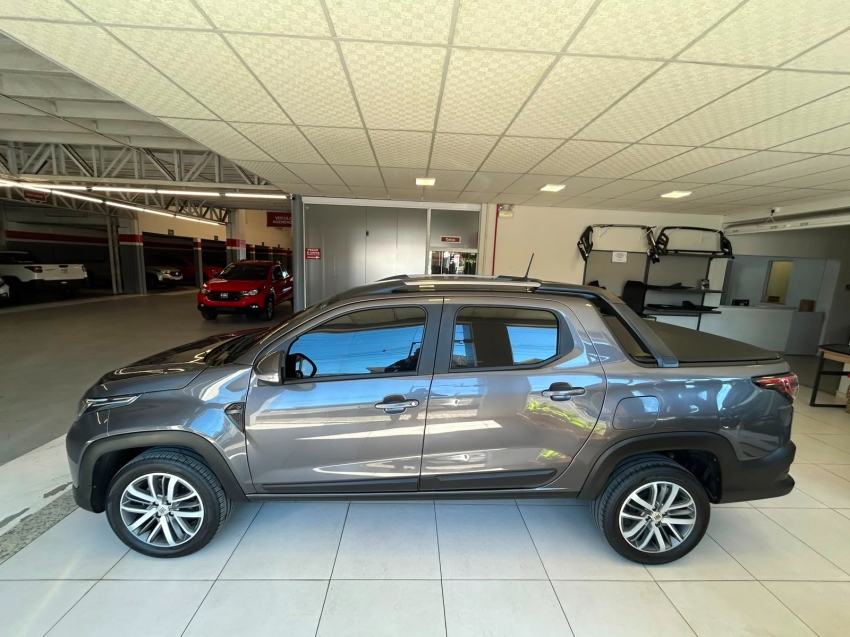 fiat strada 1.3 firefly flex volcano cd cvt 4p automatico 20233