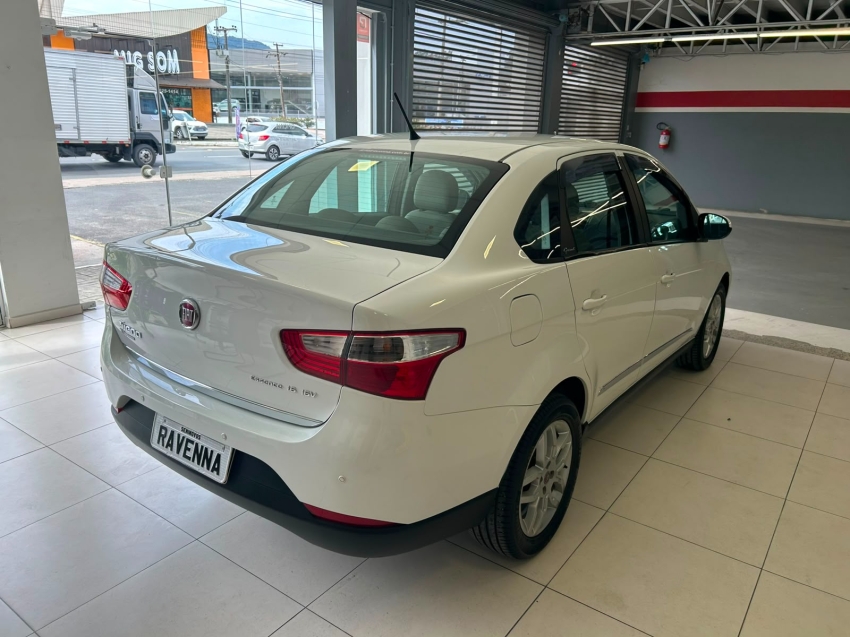 fiat grand siena 1.6 mpi essence 16v flex 4p automatizado semiautomatico 20166