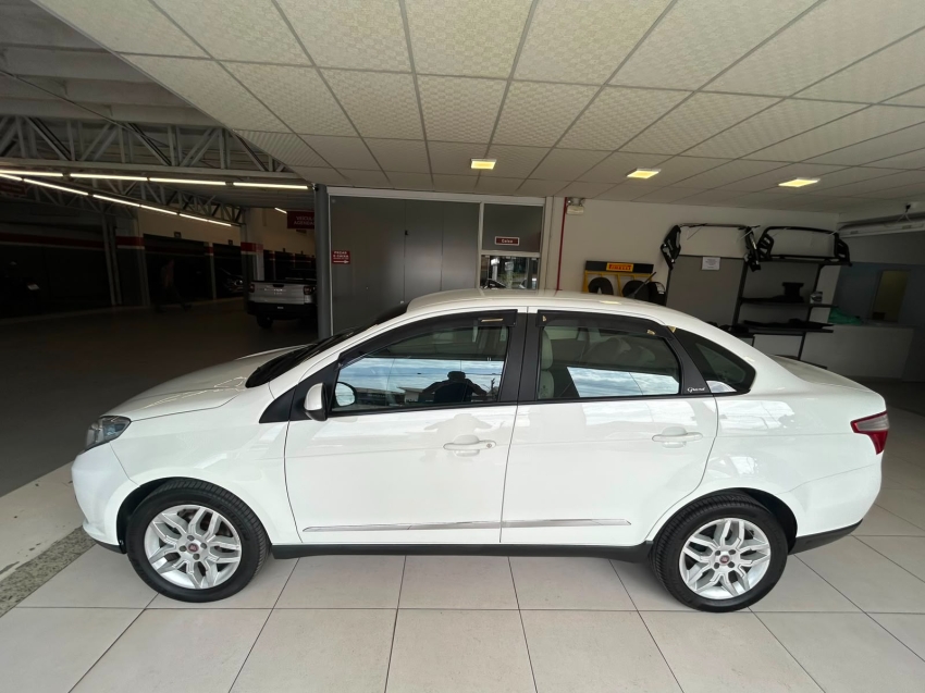 fiat grand siena 1.6 mpi essence 16v flex 4p automatizado semiautomatico 20163