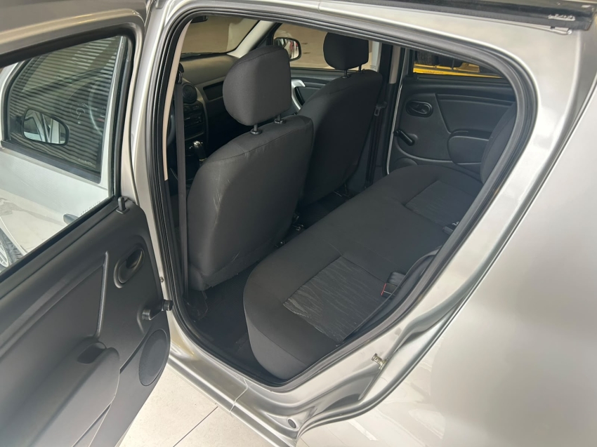 renault sandero 1.0 authentique 16v flex 4p manual 20138