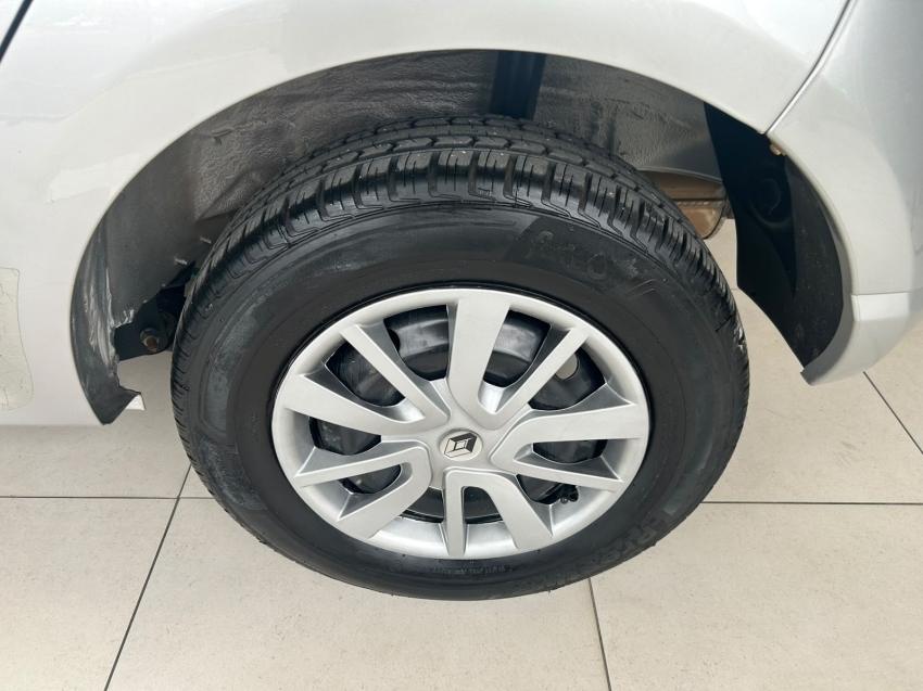 renault sandero 1.0 authentique 16v flex 4p manual 20131