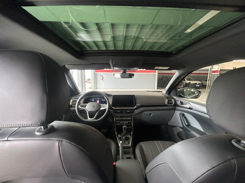 volkswagen t-cross 1.0 200 tsi total flex comfortline automatico 4p 202512