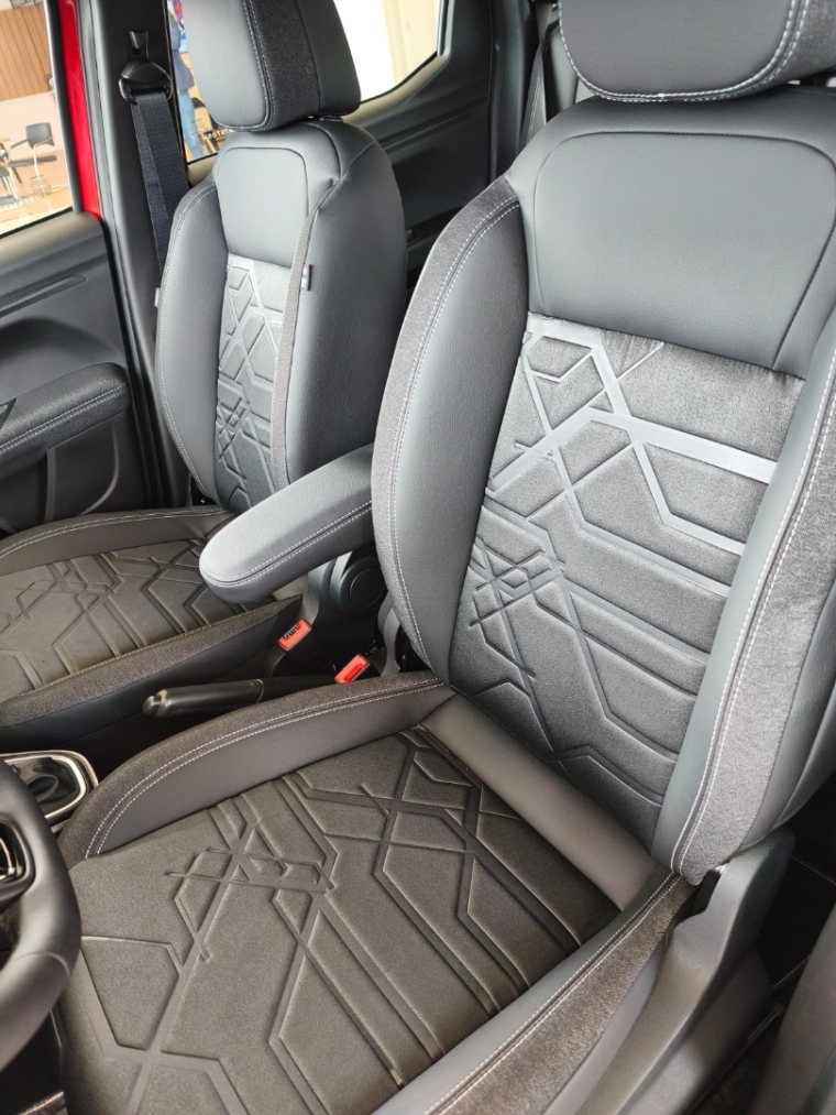 fiat strada 1.3 firefly flex volcano cd cvt 4p automatico 2025 fiat strada 1.3 firefly flex volcano cd cvt 4p automatico 2025