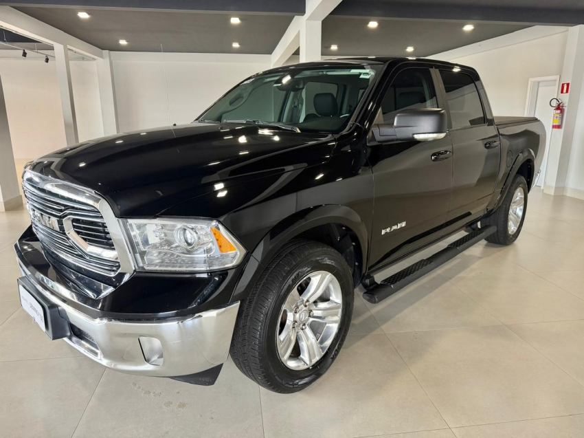 ram classic 5.7 v8 gasolina laramie cd 4x4 automatico 4p 20231