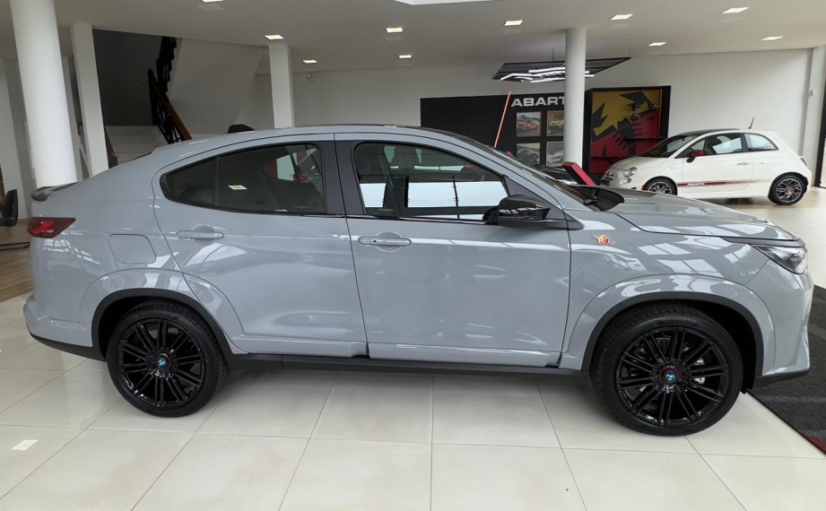 fiat fastback 1.3 turbo 270 flex abarth at6 hibrido 4p automatico 20263