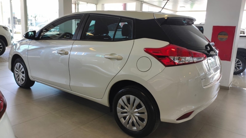 toyota yaris 1.3 16v flex xl live multidrive 4p automatico 20214