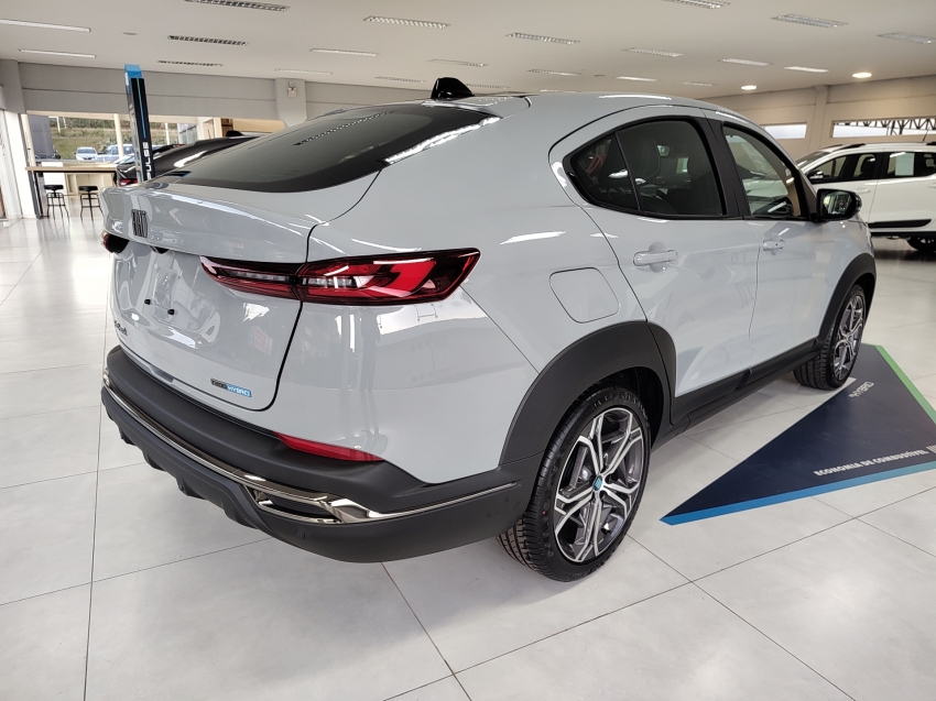 fiat fastback 1.0 turbo 200 flex impetus cvt 4p automatico 2025