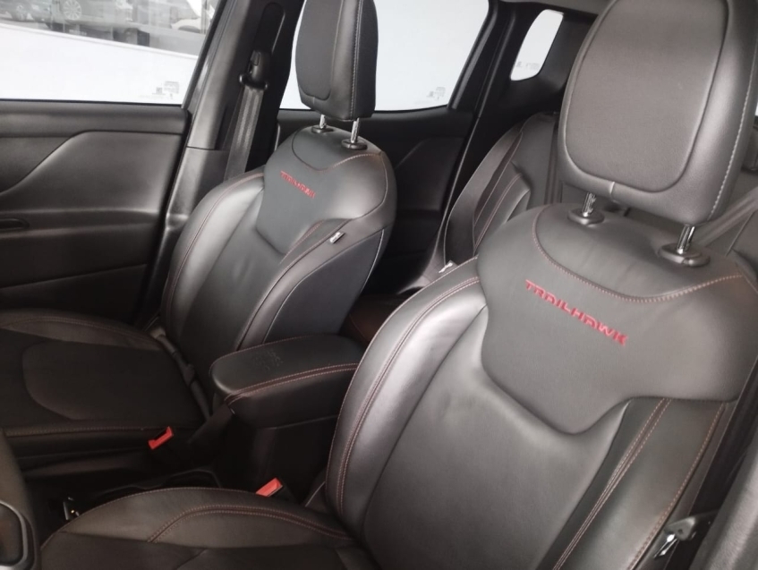 jeep renegade 1.3 t270 turbo flex trailhawk 4x4 at9 4p automatico 2023 jeep renegade 1.3 t270 turbo flex trailhawk 4x4 at9 4p automatico 2023