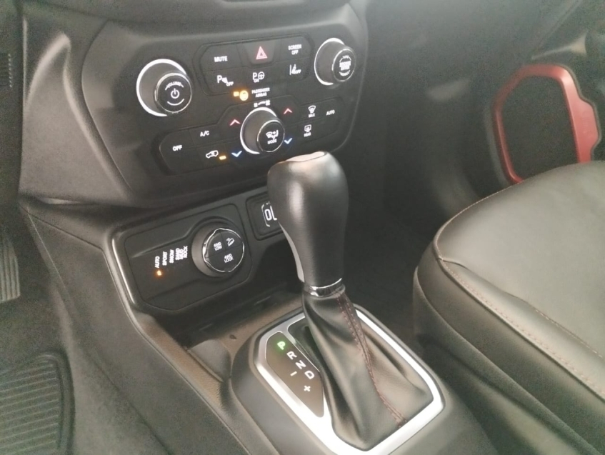 jeep renegade 1.3 t270 turbo flex trailhawk 4x4 at9 4p automatico 2023 jeep renegade 1.3 t270 turbo flex trailhawk 4x4 at9 4p automatico 2023