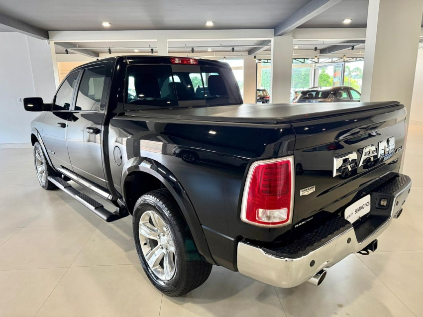 ram classic 5.7 v8 gasolina laramie cd 4x4 automatico 4p 20234