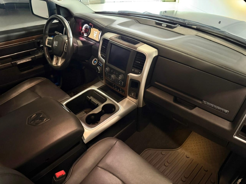 ram classic 5.7 v8 gasolina laramie cd 4x4 automatico 4p 20236