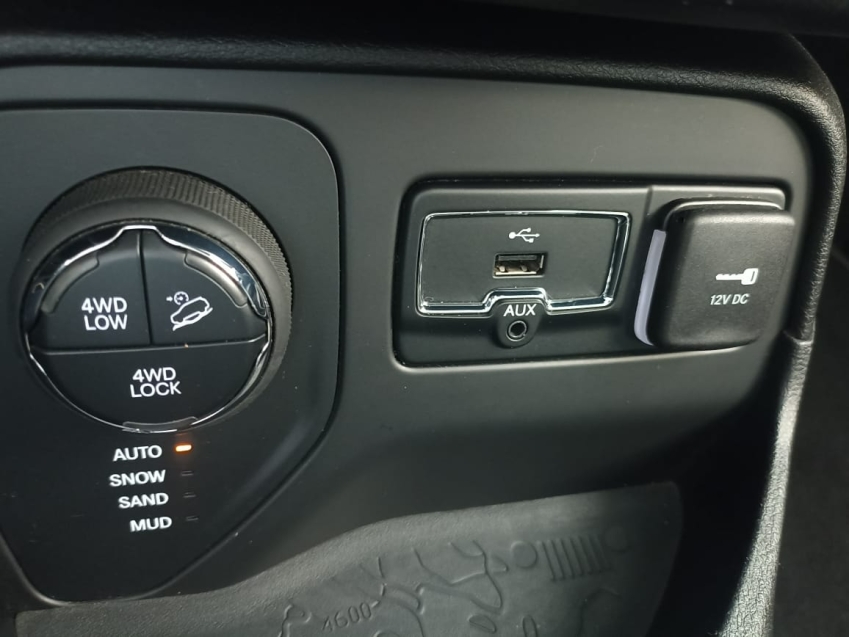 jeep renegade 2.0 16v turbo diesel longitude 4p 4x4 automatico 201810