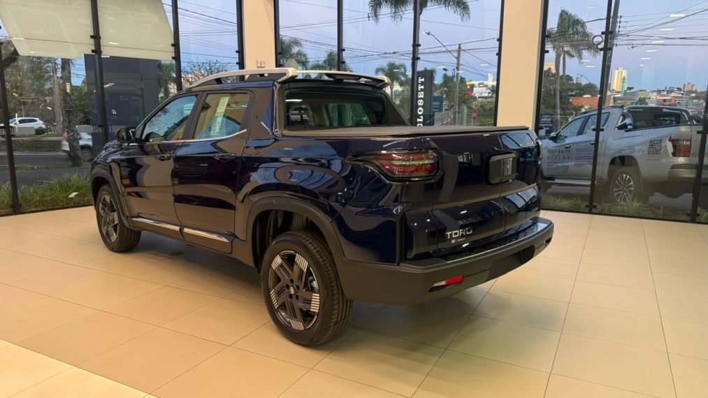 fiat toro 1.3 turbo 270 hybrid volcano at6 flex 4p automatico 20272