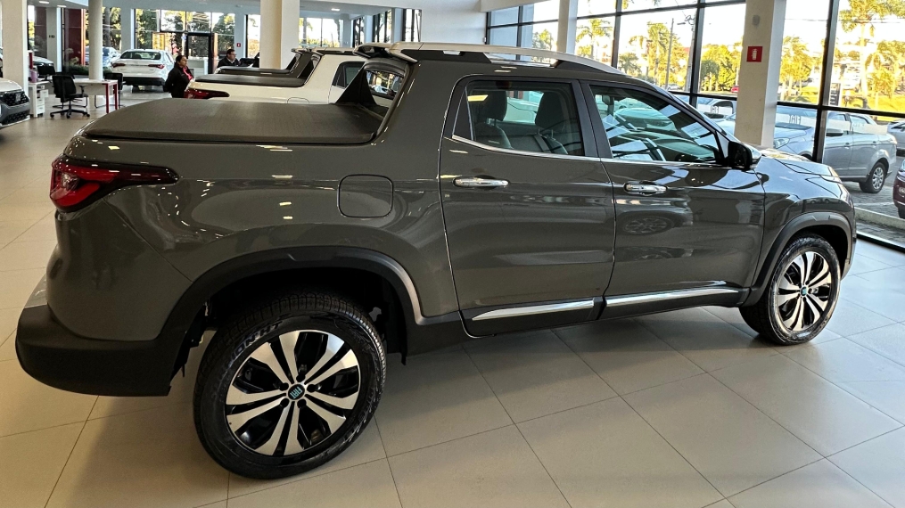 fiat toro 2.2 turbo diesel volcano 4wd at9 4p automatico 2025 fiat toro 2.2 turbo diesel volcano 4wd at9 4p automatico 2025