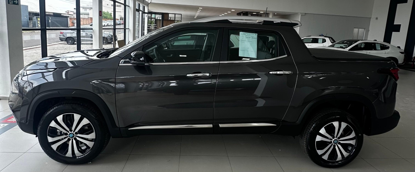 fiat toro 1.3 turbo 270 flex volcano at6 4p automatico 2025