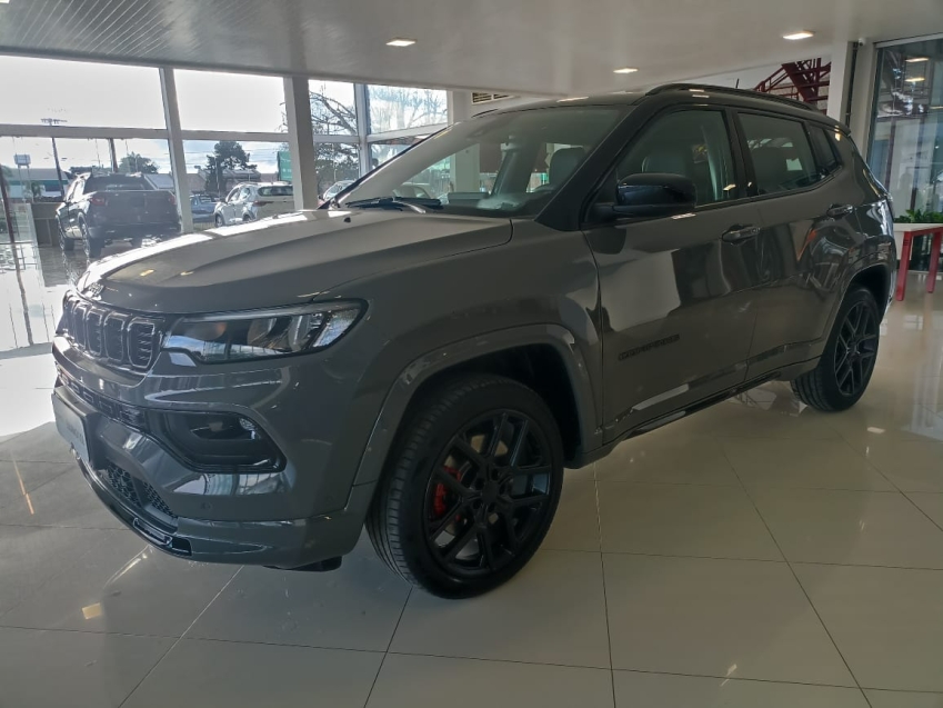 jeep compass 2.0 hurricane 4 turbo gasolina blackhawk at9 1.3 4p automatico 2025