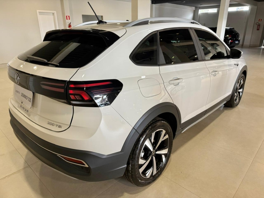 volkswagen nivus 1.0 200 tsi total flex highline automatico 4p 2024
