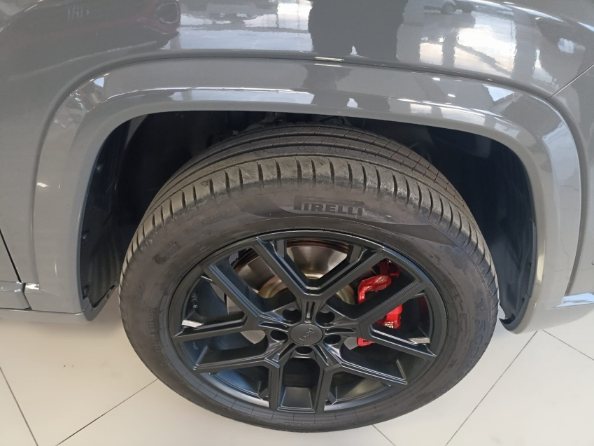 jeep commander 2.0 hurricane 4 turbo gasolina blackhawk at9 4p automatico 2025 jeep commander 2.0 hurricane 4 turbo gasolina blackhawk at9 4p automatico 2025